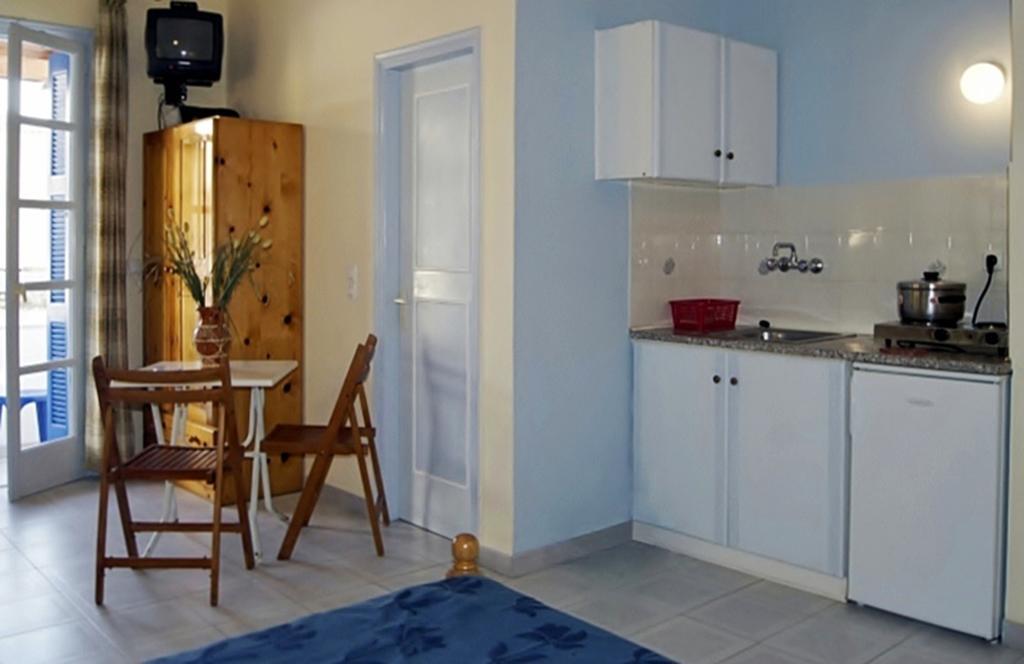 Apartamento Idroussa Batsíon Habitación foto